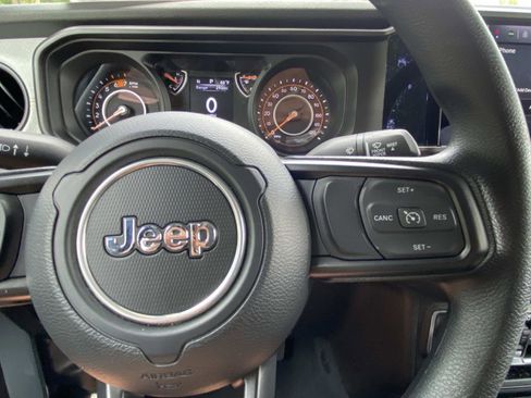 Used 2025 Jeep Wrangler Unlimited Sport AWD/4WD image 42
