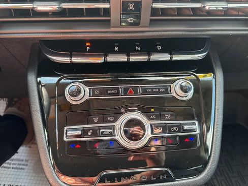 Used 2022 Lincoln Corsair Reserve w/ Equipment Group 201A image 16