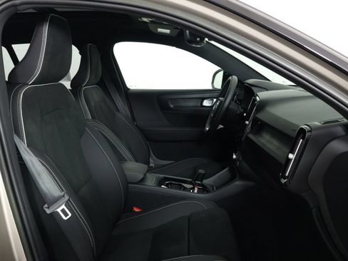 Certified 2023 Volvo XC40 Recharge Ultimate AWD/4WD image 27