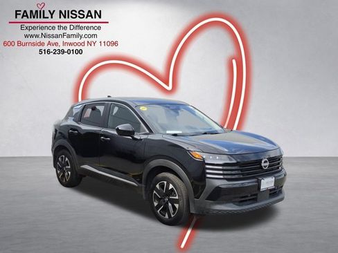 Certified 2025 Nissan Kicks SV AWD/4WD image 1