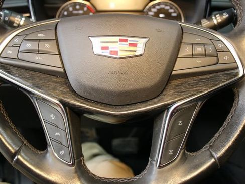 Used 2022 Cadillac XT5 Premium Luxury AWD/4WD image 21