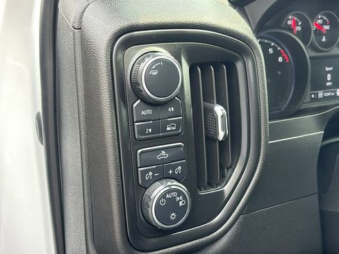 Used 2020 Chevrolet Silverado 1500 Custom w/ Custom Value Package AWD/4WD image 11