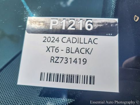 Certified 2024 Cadillac XT6 Premium Luxury w/ LPO, Floor Liner Package AWD/4WD image 28