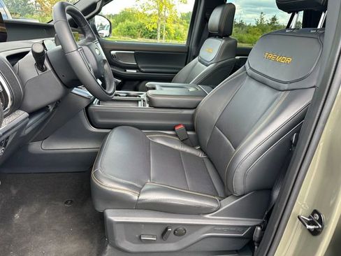 Used 2025 Ford Expedition Tremor image 24