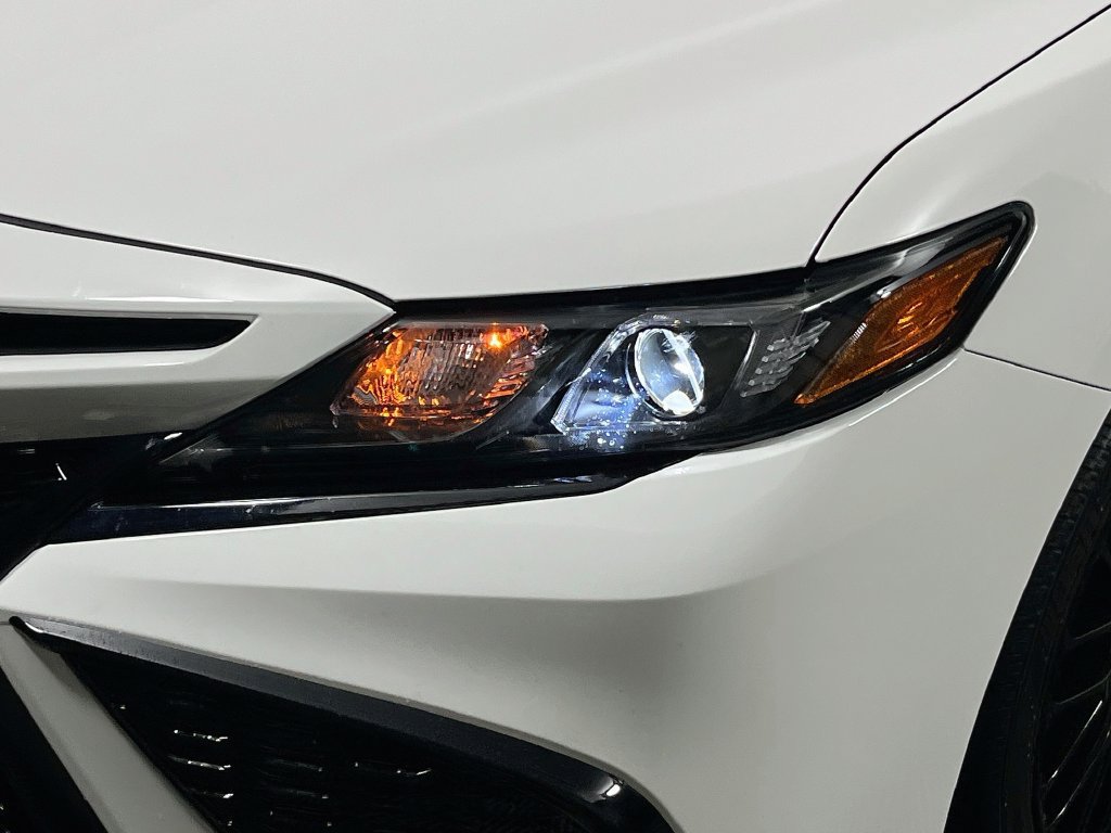 Used 2024 Toyota Camry SE w/ Convenience Package FWD image 9