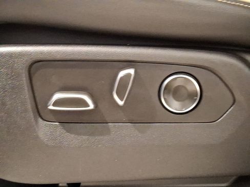 Certified 2023 Cadillac Escalade Premium Luxury image 16