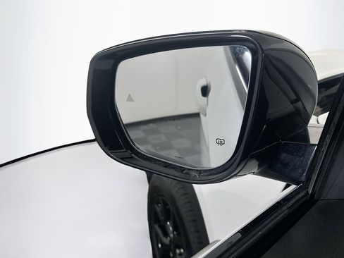 Used 2025 Jeep Grand Cherokee Altitude image 16