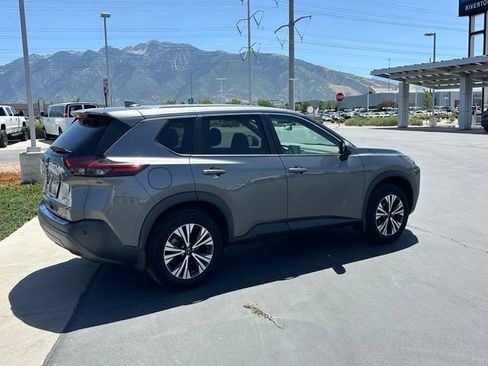 Used 2022 Nissan Rogue SV AWD/4WD image 7