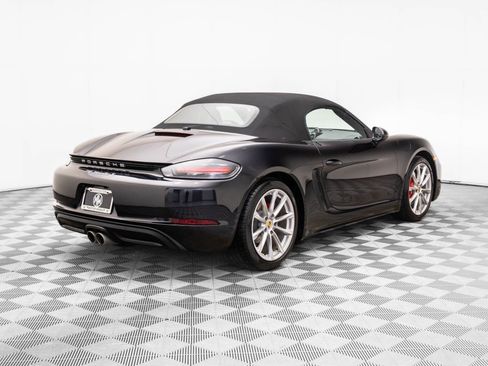 Used 2018 Porsche 718 Boxster S image 8