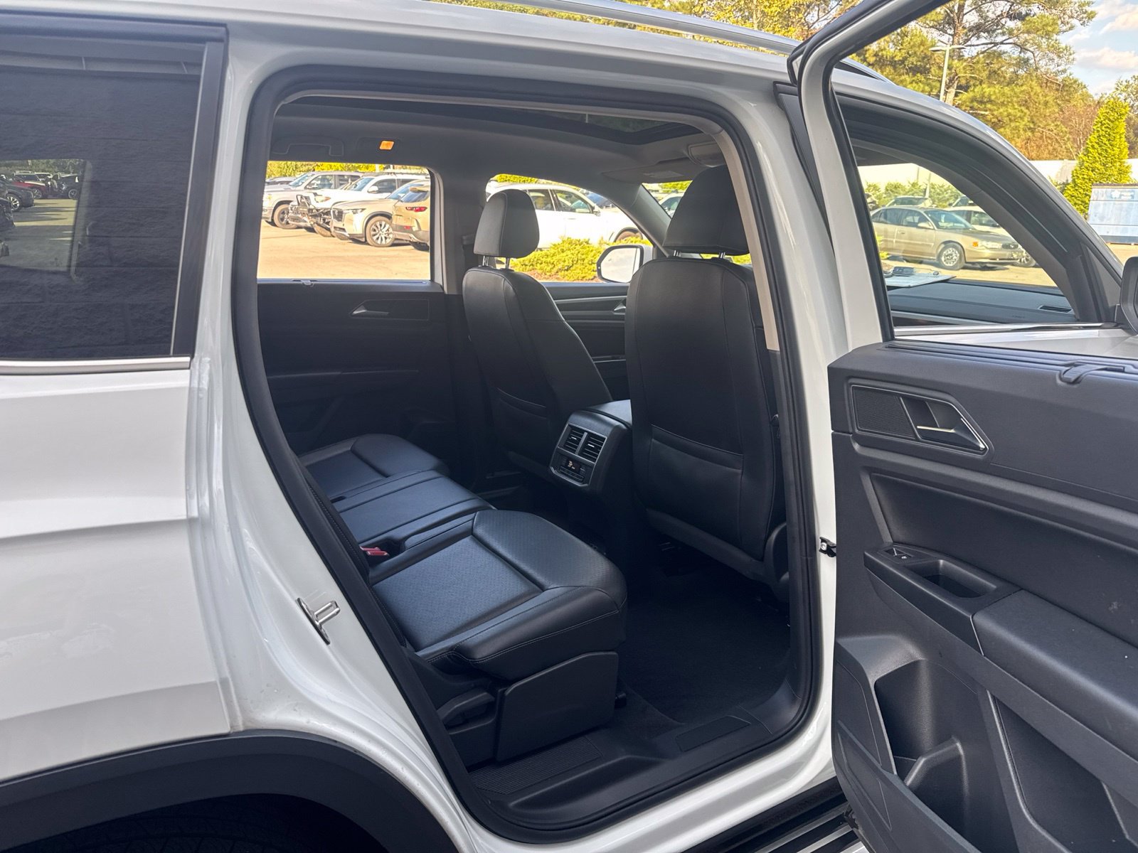 Used 2019 Volkswagen Atlas SEL FWD image 31