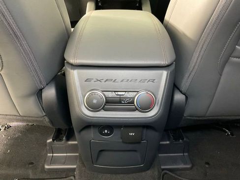 New 2025 Ford Explorer Active w/ Active Comfort Package image 18