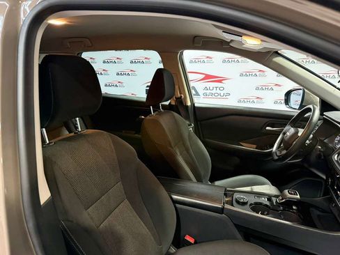 Used 2025 Nissan Rogue SV image 53