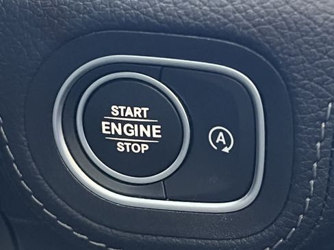 Used 2024 Mercedes-Benz GLE 450 4MATIC image 25