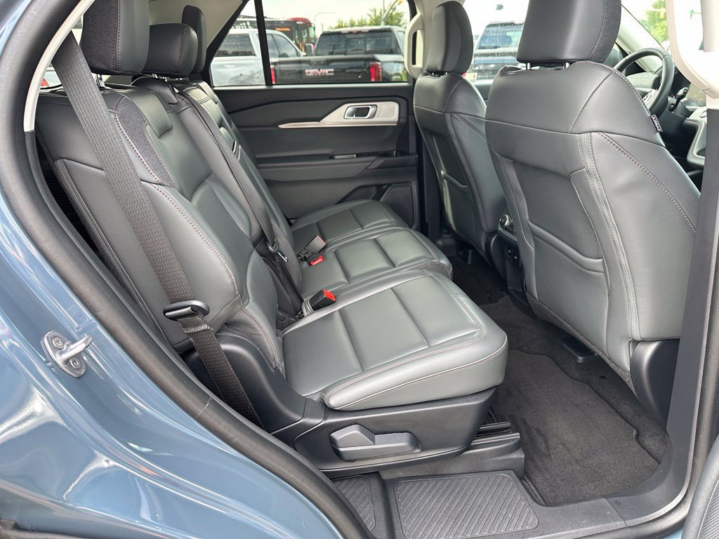 Used 2025 Ford Explorer Active w/ Active Comfort Package AWD/4WD image 19