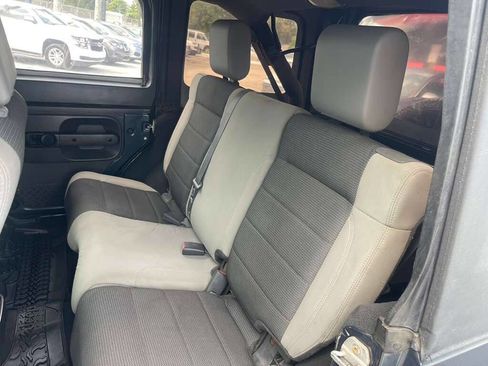 Used 2007 Jeep Wrangler Unlimited X image 19