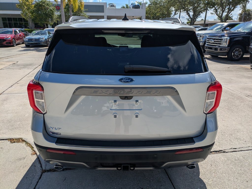 Used 2023 Ford Explorer XLT w/ Equipment Group 202A RWD image 5