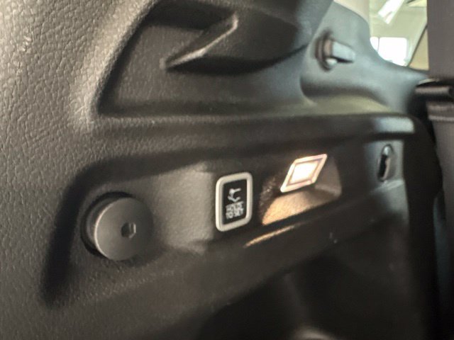 Used 2024 Jeep Grand Cherokee L Limited w/ Black Appearance Package AWD/4WD image 9