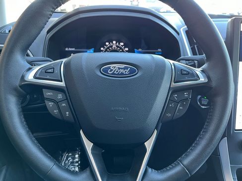 Used 2024 Ford Edge SEL image 28