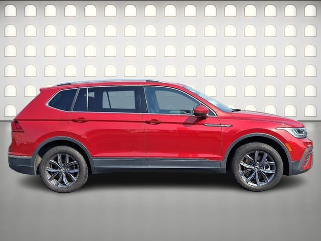 Used 2022 Volkswagen Tiguan SE AWD/4WD image 7