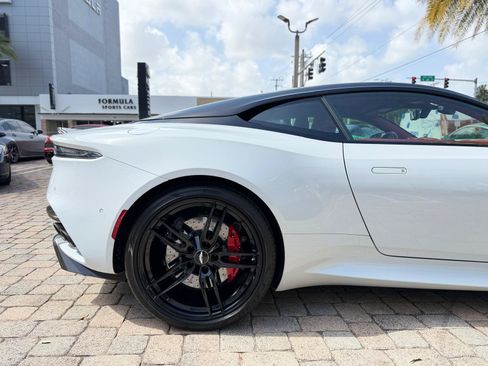 Used 2020 Aston Martin DBS Superleggera RWD image 28