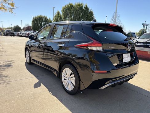 Used 2023 Nissan Leaf S image 8