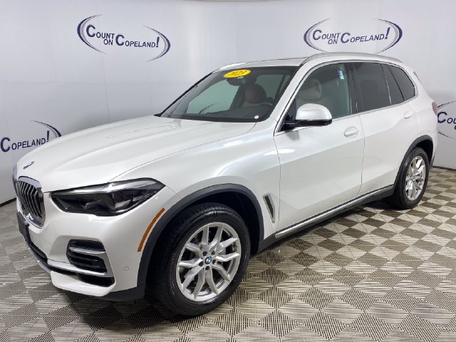 Used 2023 BMW X5 xDrive40i w/ Premium Package AWD/4WD image 3