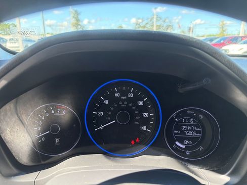 Used 2022 Honda HR-V LX image 27