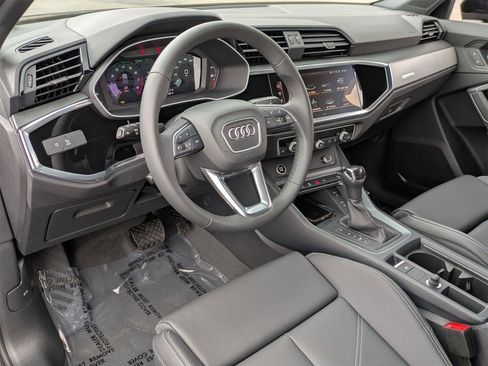 New 2025 Audi Q3 2.0T Premium image 8