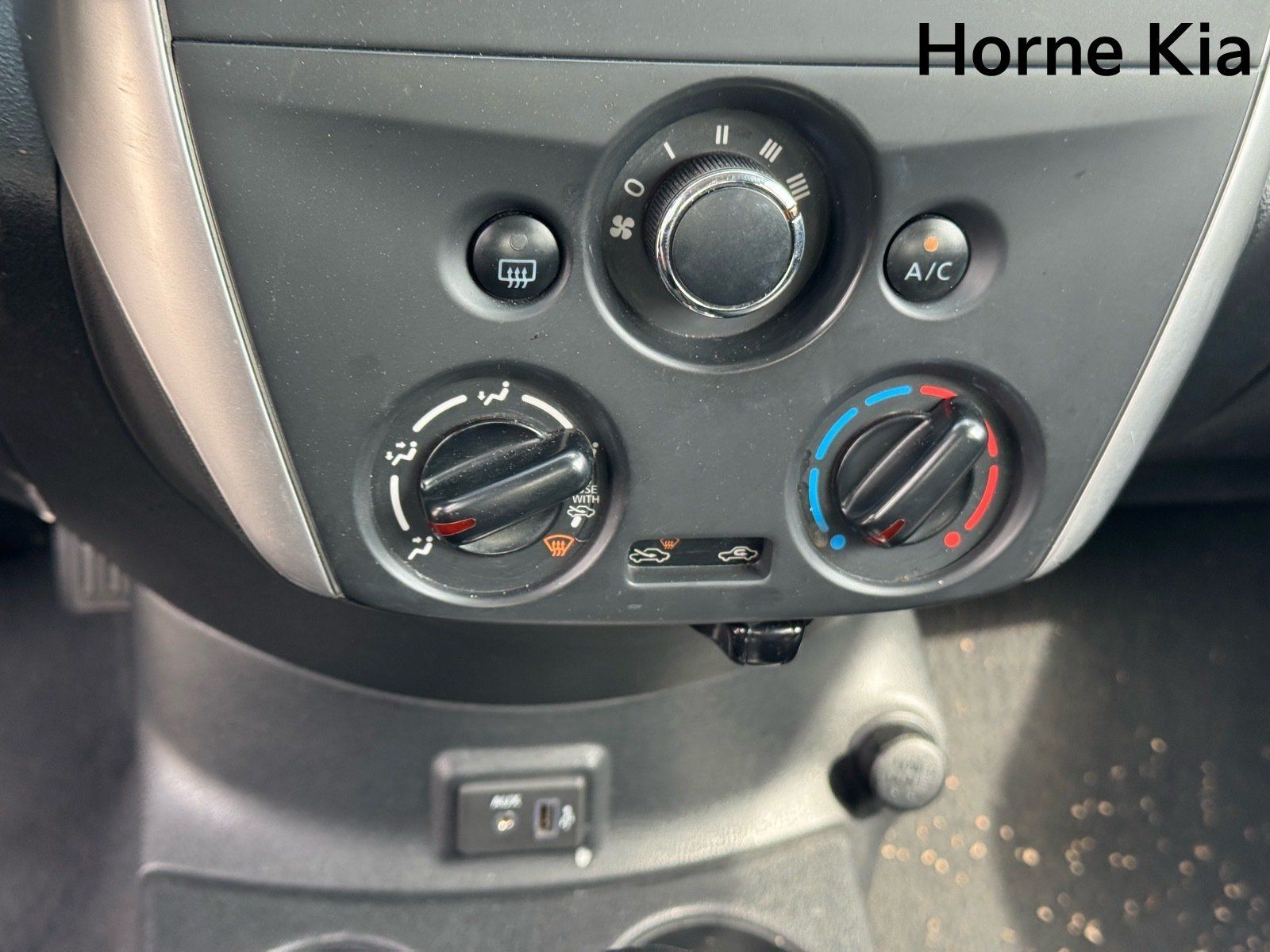 Used 2019 Nissan Versa SV FWD image 23
