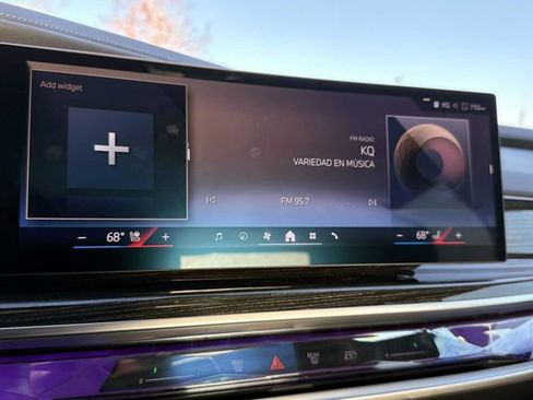 Used 2023 BMW 740i image 23