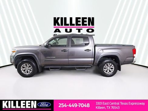 Used 2017 Toyota Tacoma SR5 image 4