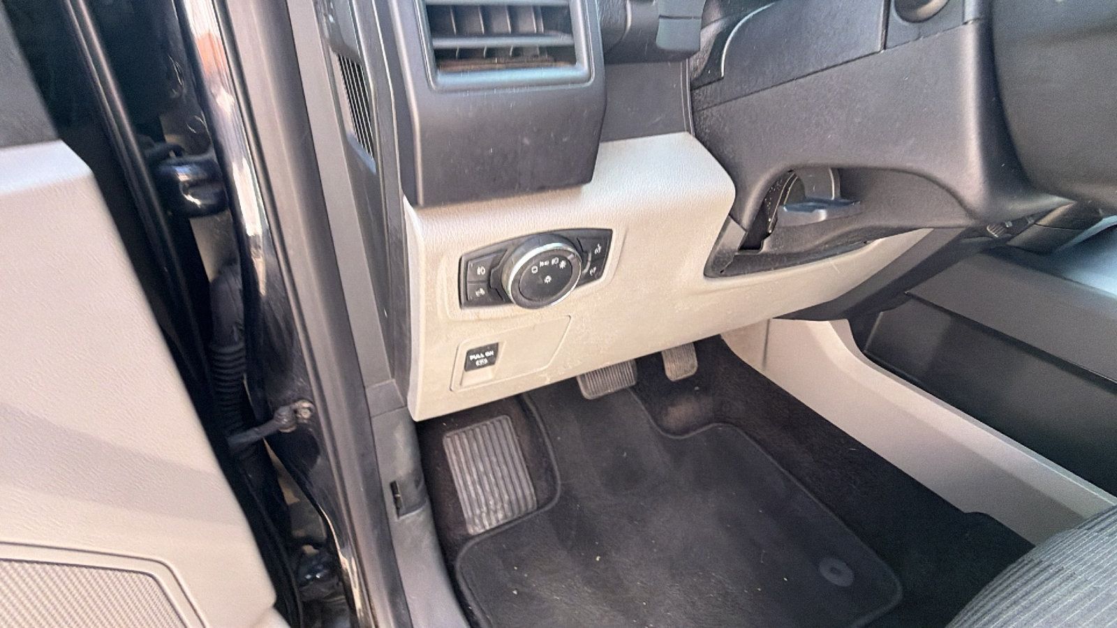 Used 2018 Ford F150 XL w/ Equipment Group 101A Mid AWD/4WD image 25