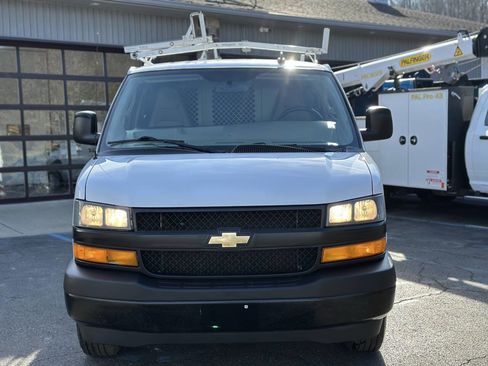 Used 2021 Chevrolet Express 2500 w/ Driver Convenience Package image 4