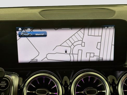 Used 2025 Mercedes-Benz GLB 250 image 22