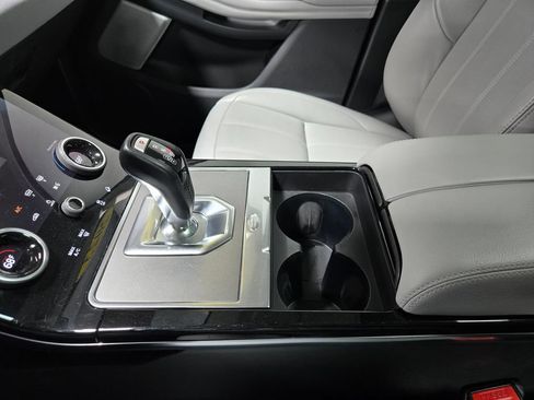 Used 2023 Land Rover Range Rover Evoque SE AWD/4WD image 29
