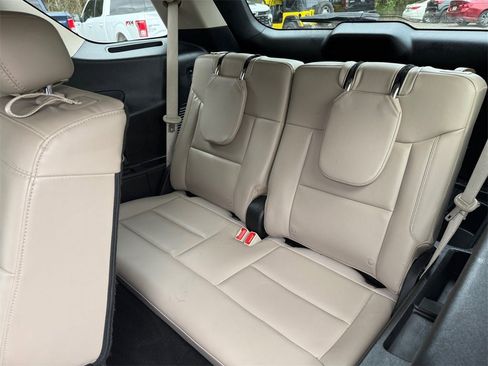 Used 2023 Ford Explorer XLT w/ Equipment Group 202A image 29