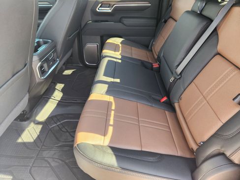 New 2026 Chevrolet Silverado 1500 High Country w/ High Country Premium Package AWD/4WD image 22
