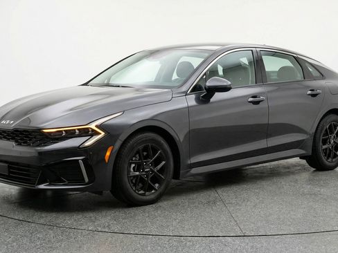 Used 2025 Kia K5 LXS image 3