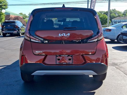 Used 2023 Kia Soul LX FWD image 5
