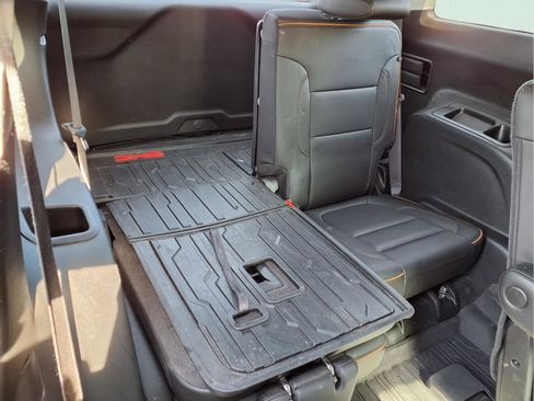 Used 2023 GMC Acadia AT4 w/ Preferred Package image 25