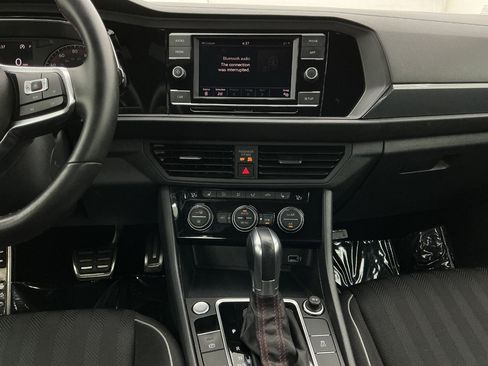 Used 2019 Volkswagen Jetta GLI FWD image 29