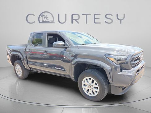 Certified 2026 Toyota Tacoma SR5 AWD/4WD image 7
