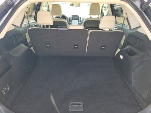 Used 2022 Ford Edge Titanium image 25