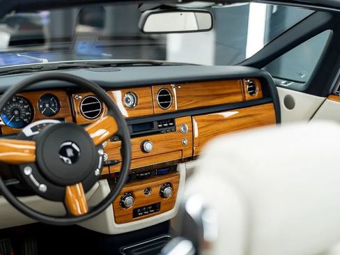 Used 2010 Rolls-Royce Phantom Drophead Coupe RWD image 39