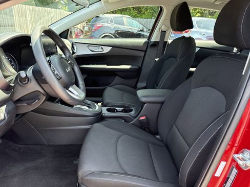 Used 2024 Kia Forte LXS FWD image 9
