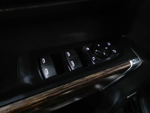 Used 2019 Chevrolet Silverado 1500 High Country w/ Technology Package AWD/4WD image 35