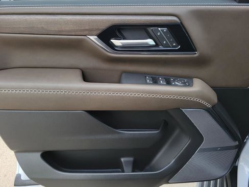 New 2026 GMC Yukon Denali Ultimate AWD/4WD image 6