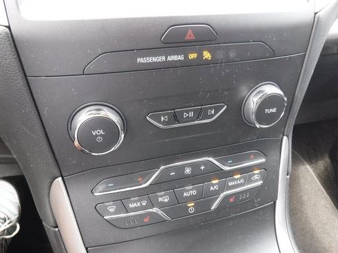 Used 2020 Ford Edge SEL w/ Cold Weather Package image 27