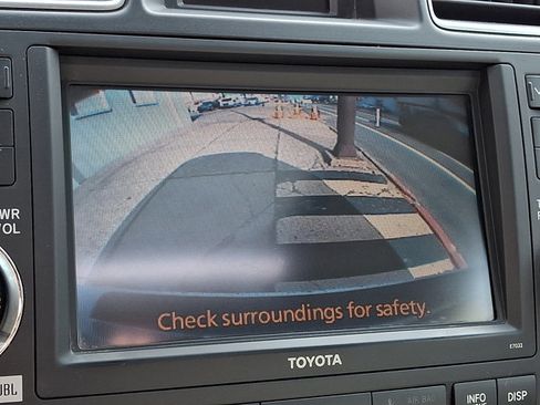 Used 2012 Toyota Highlander Limited w/ Tow Pkg image 21