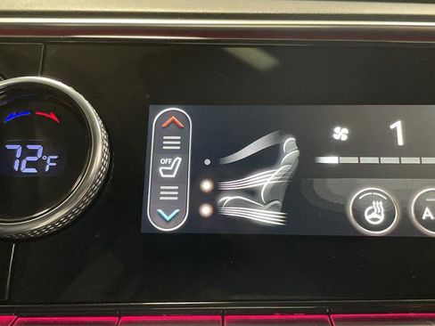 Used 2023 Genesis GV70 2.5T Advanced w/ Advanced Package image 8